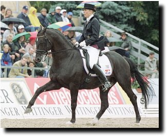 Anne van Olst and Negro at the 2001 WC YH in Verden