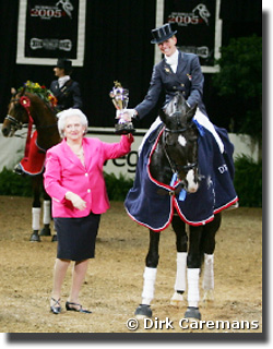 Anky van Grunsven receiving the trophy from Dona Pilar de Borbon