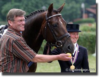 Damon Hill with his breeder Heinrich Sauer