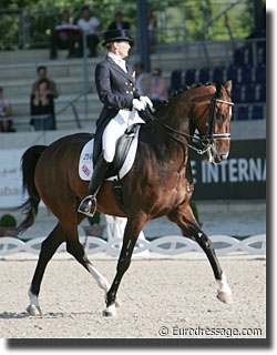 Anna Ross Davies on Liebling II