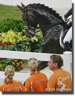 Schellekens' Sunrise entering the ring. Joep Schellekens (Imke's husband on the right).