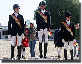 Pony podium